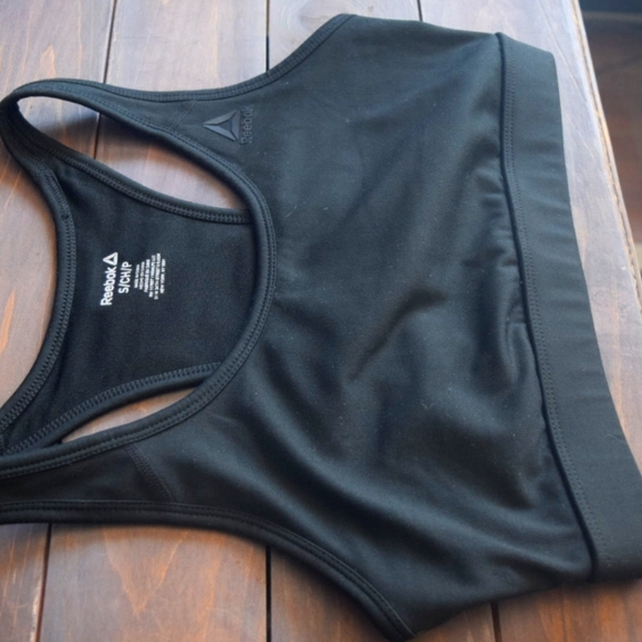 ๐ค5for30๐ค Reebok Sports Bra - Picture 1 of 3
